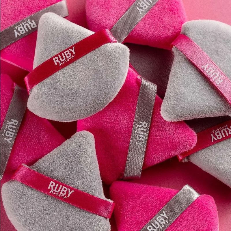 Esponja-Puff-Para-Po-Triangular-Cinza-e-Rosa---Ruby-Kisses-804158