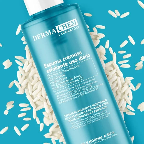 Espuma-Esfoliante-Cremosa-de-Limpeza-240ml-Pele-Normal-a-Seca---Dermachem-805938